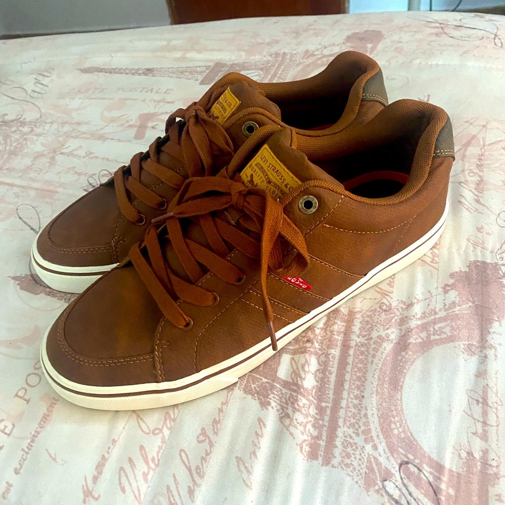 Casual Levis shoes